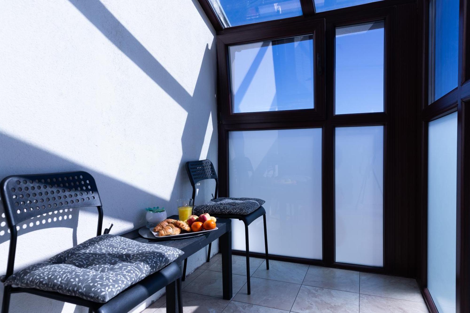 La Piazza Hotel شومن المظهر الخارجي الصورة